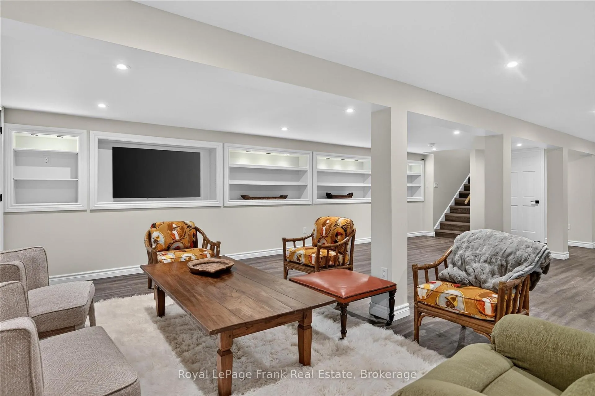 Photo 33 of 61 Napier Crescent, North Kawartha — HOMEH