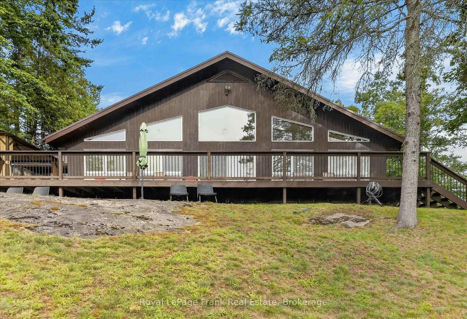 Photo 25 of 61 Napier Crescent, North Kawartha — HOMEH
