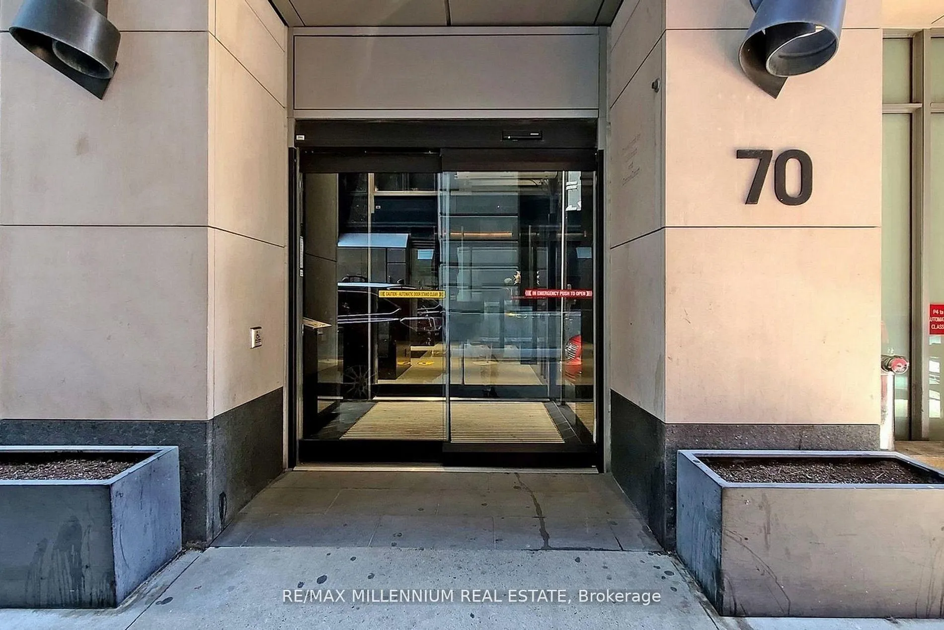 Photo 4 of Unit 5101, 70 Temperance Street, Toronto, Waterfront Communities — HOMEH