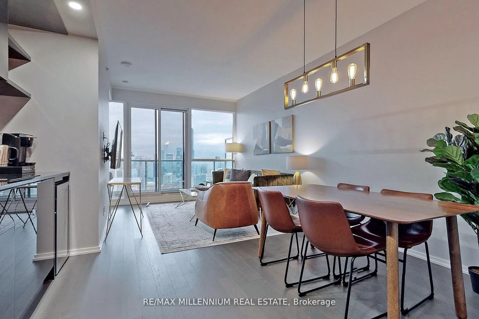 Photo 12 of Unit 5101, 70 Temperance Street, Toronto, Waterfront Communities — HOMEH