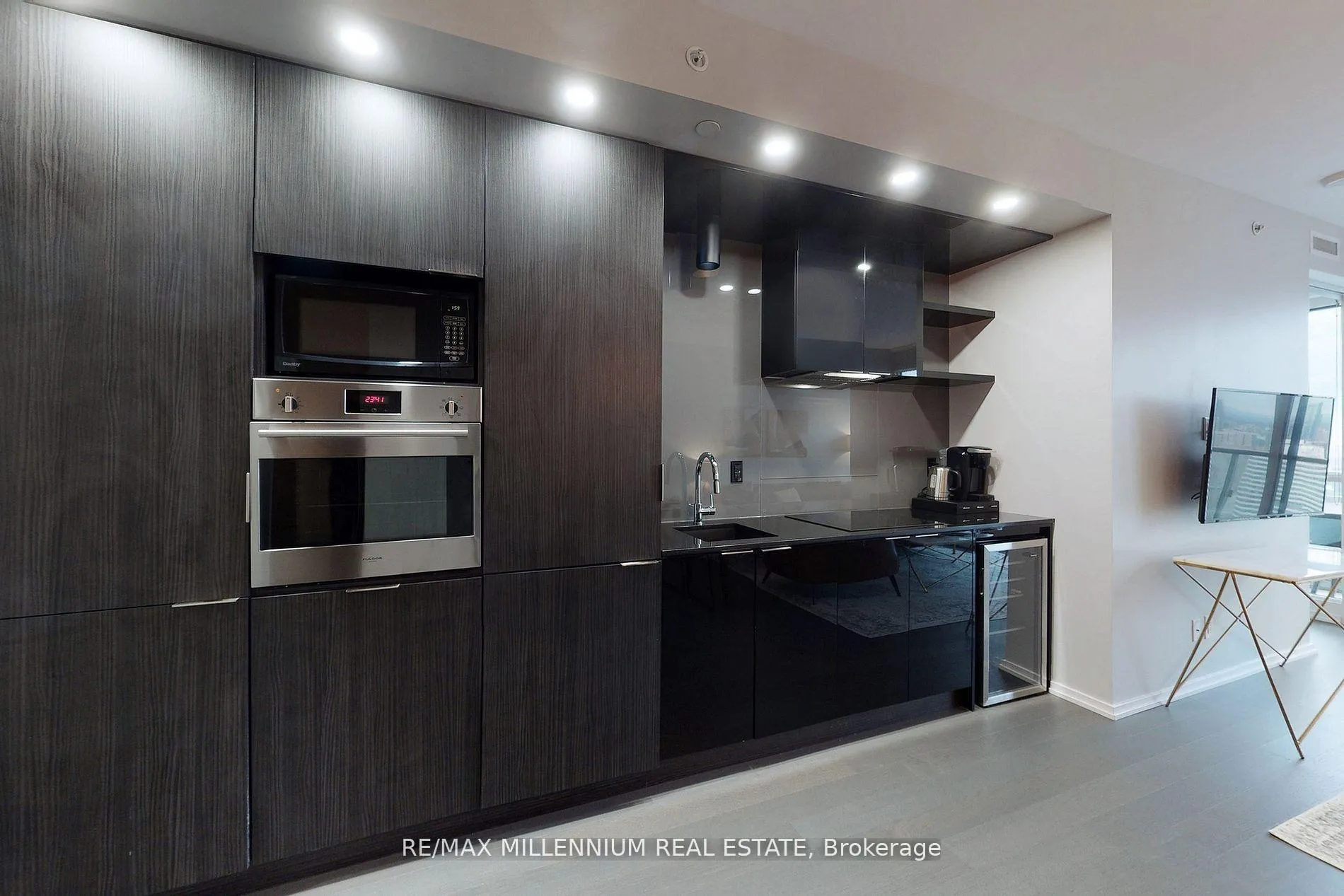 Photo 16 of Unit 5101, 70 Temperance Street, Toronto, Waterfront Communities — HOMEH