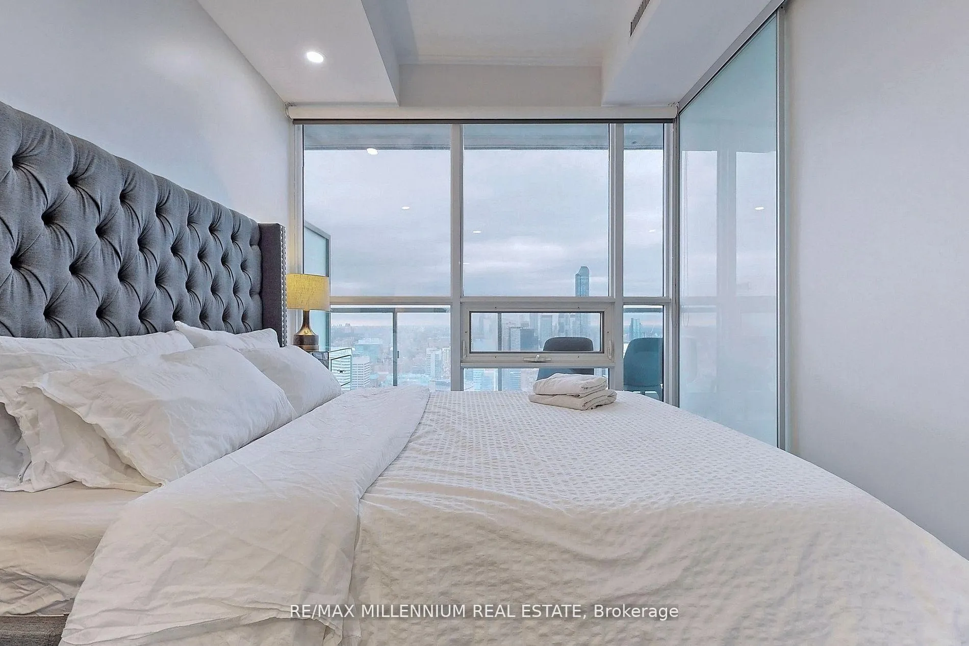 Photo 22 of Unit 5101, 70 Temperance Street, Toronto, Waterfront Communities — HOMEH