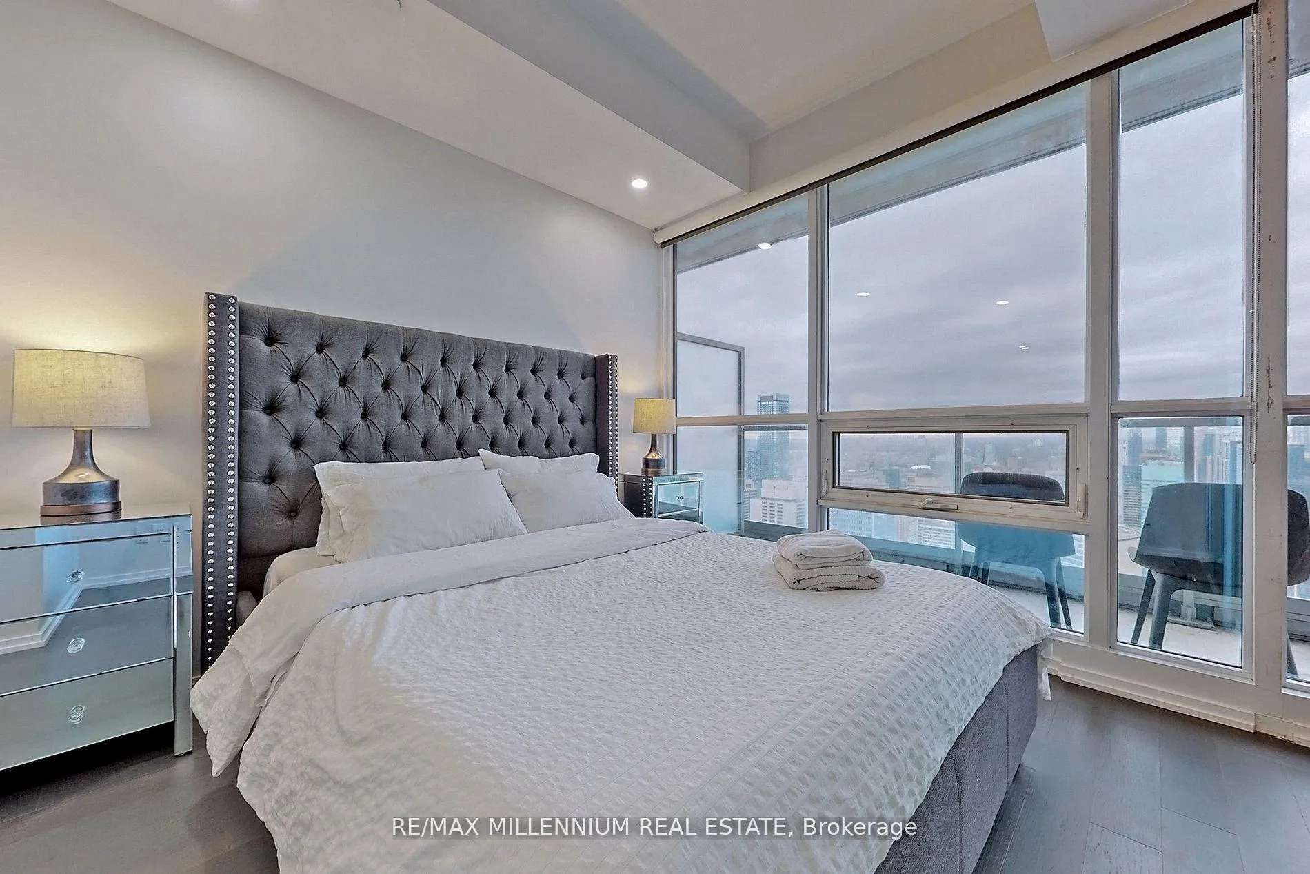 Photo 26 of Unit 5101, 70 Temperance Street, Toronto, Waterfront Communities — HOMEH