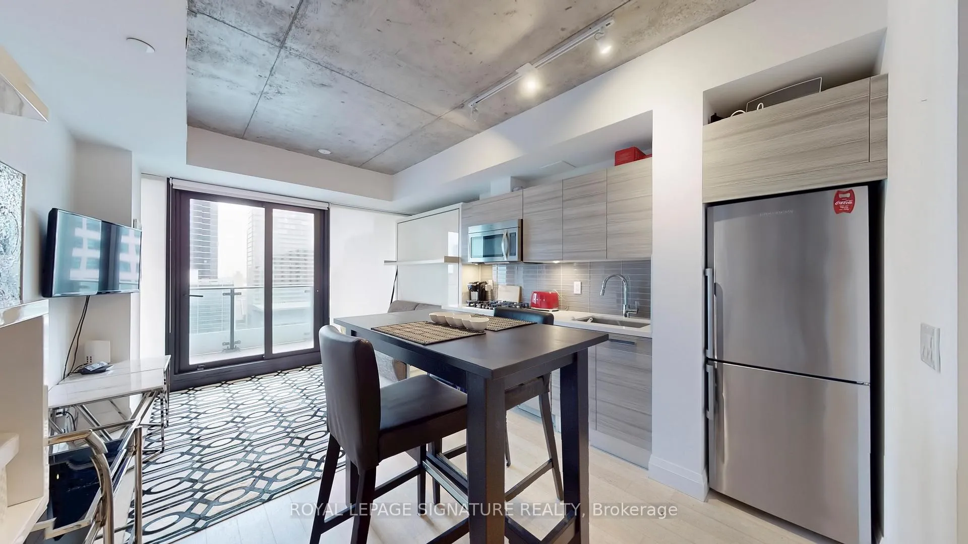 Photo 8 of Unit 1406, 224 King Street W, Toronto, Waterfront Communities — HOMEH
