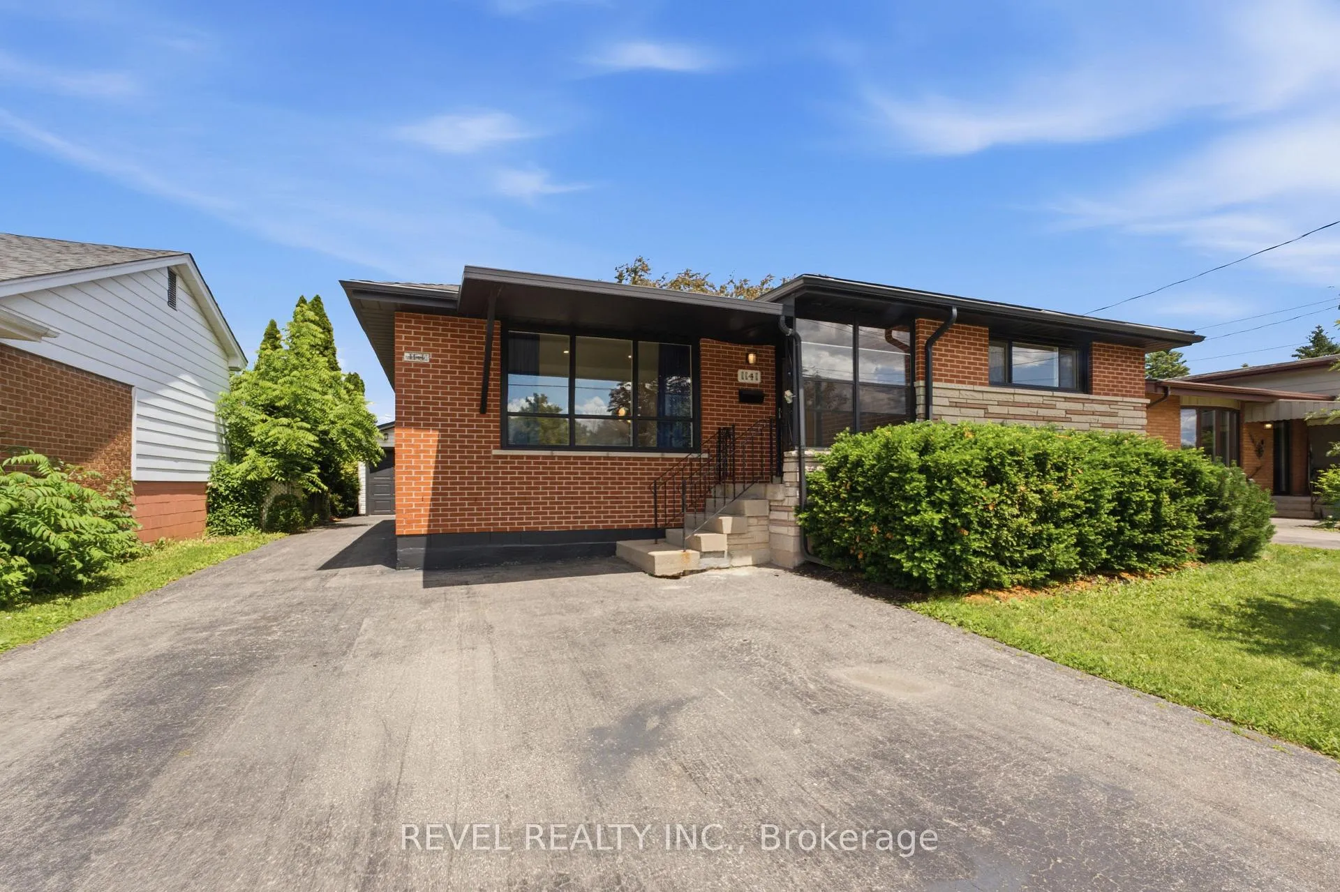 Photo 1 of 1141 Mohawk Road E, Hamilton, Huntington — HOMEH
