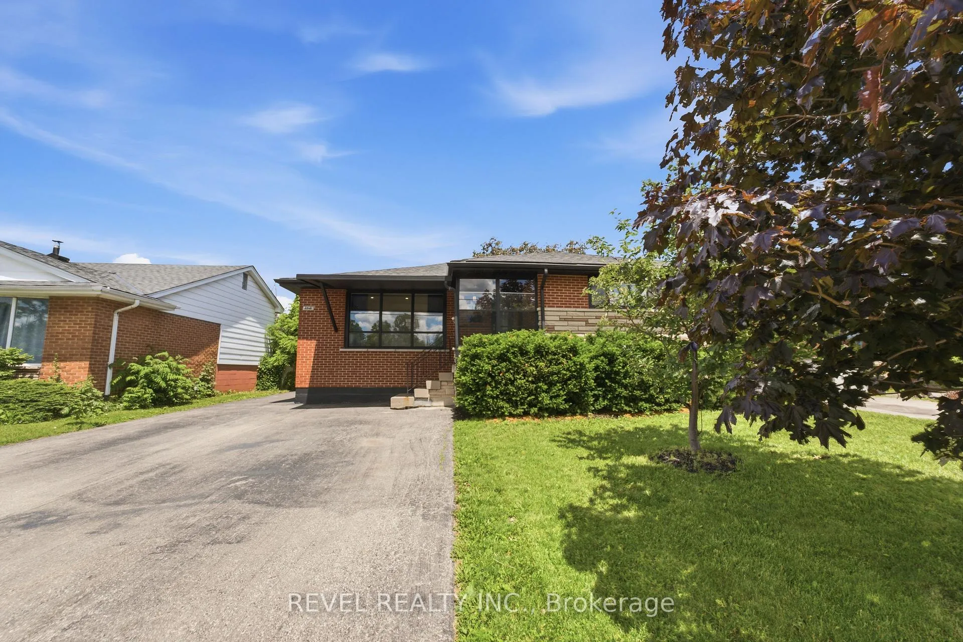 Photo 3 of 1141 Mohawk Road E, Hamilton, Huntington — HOMEH