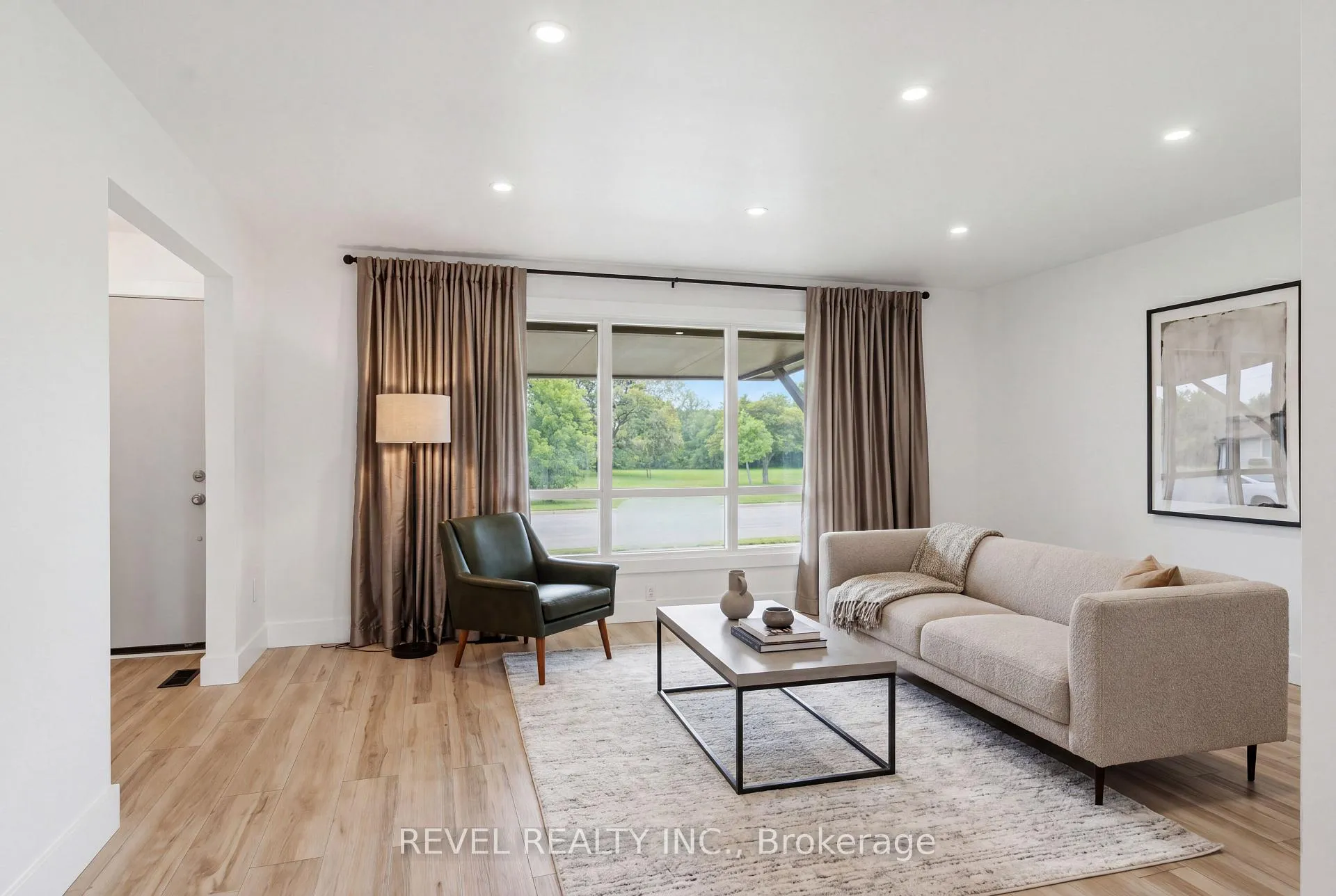 Photo 6 of 1141 Mohawk Road E, Hamilton, Huntington — HOMEH