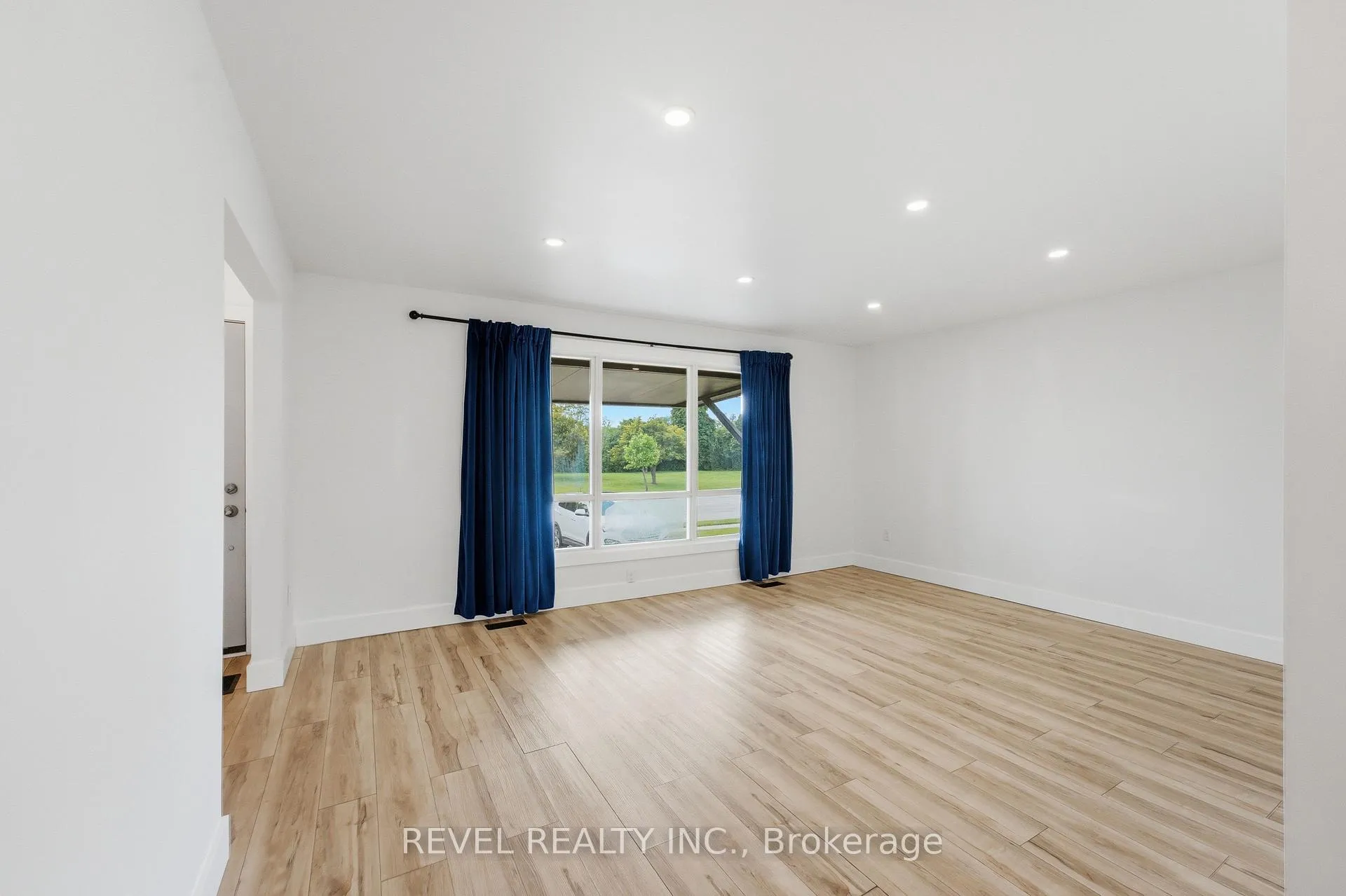 Photo 7 of 1141 Mohawk Road E, Hamilton, Huntington — HOMEH