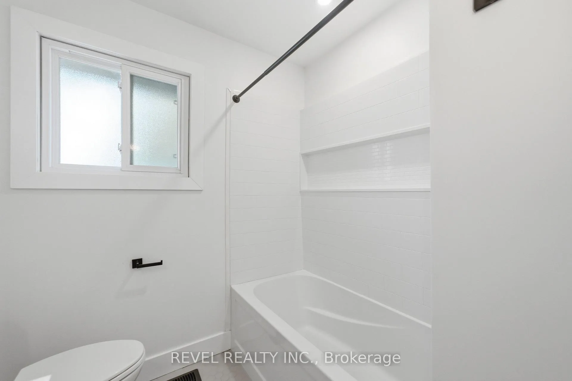 Photo 22 of 1141 Mohawk Road E, Hamilton, Huntington — HOMEH