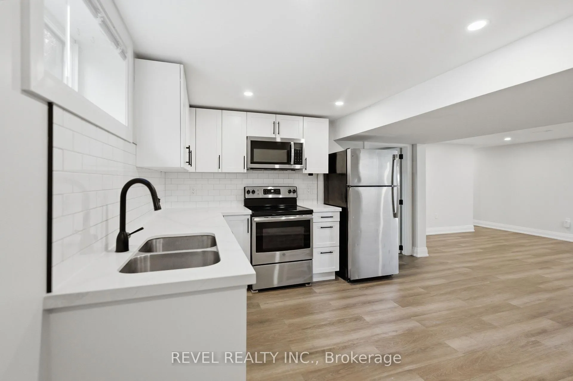 Photo 24 of 1141 Mohawk Road E, Hamilton, Huntington — HOMEH