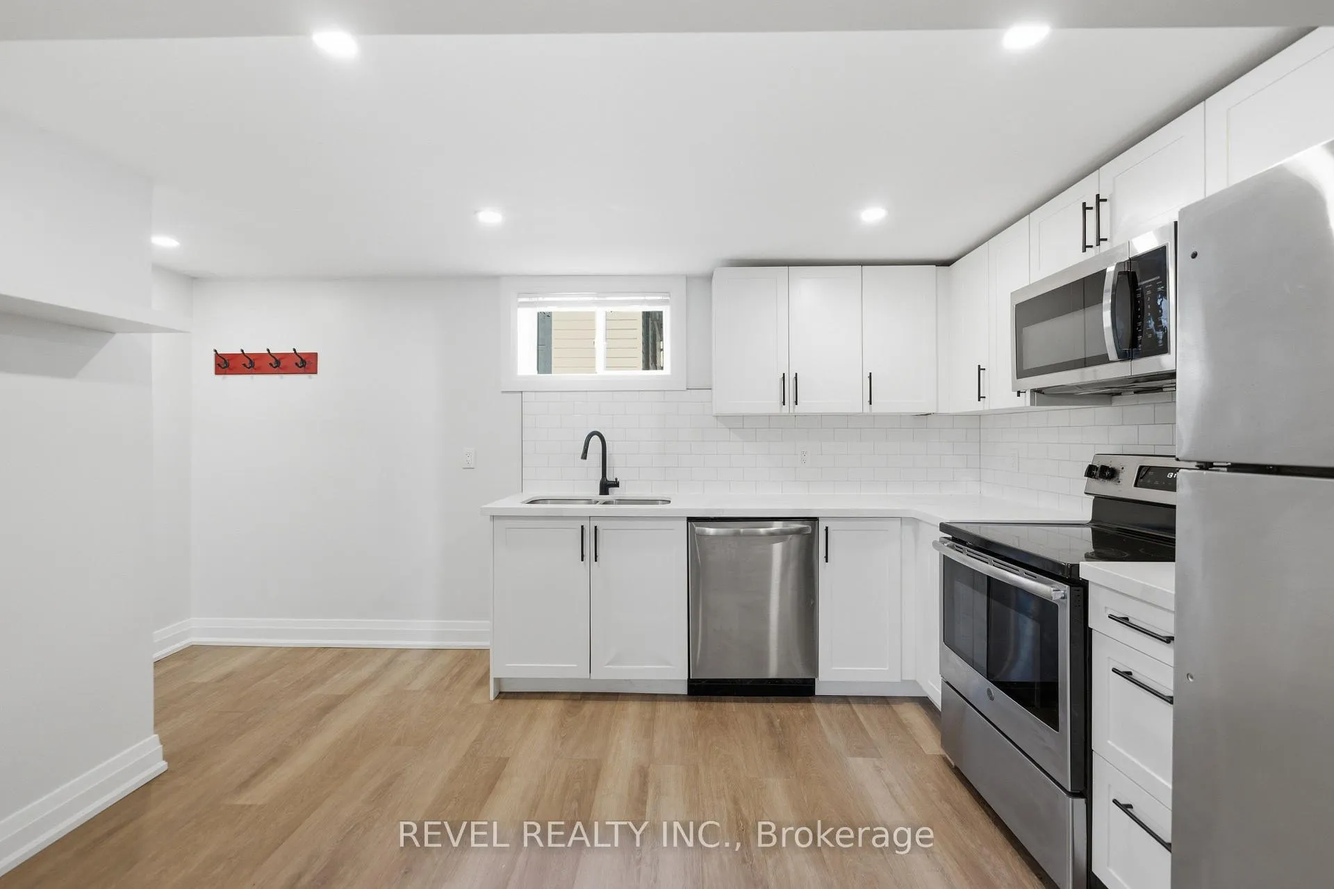 Photo 25 of 1141 Mohawk Road E, Hamilton, Huntington — HOMEH
