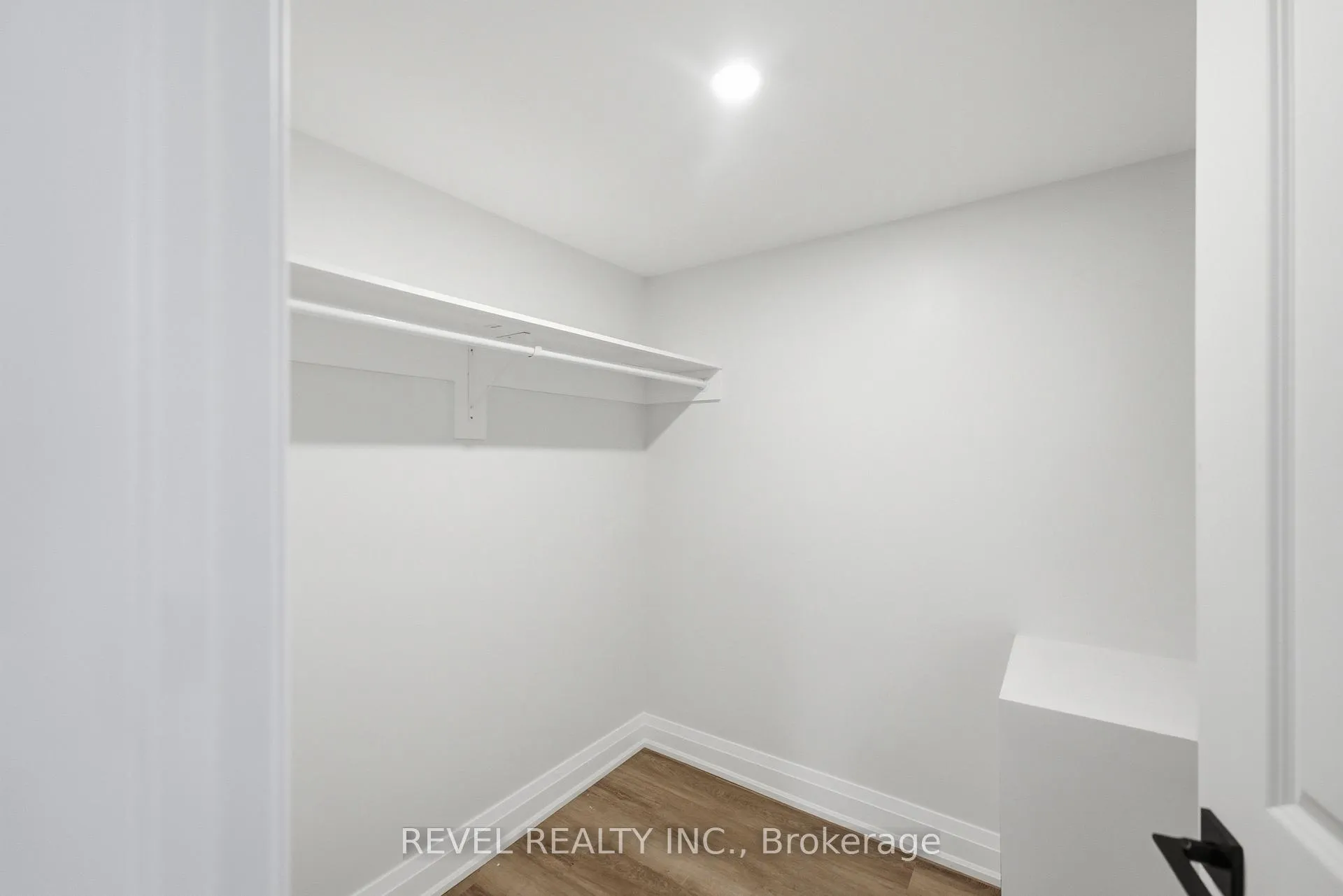 Photo 31 of 1141 Mohawk Road E, Hamilton, Huntington — HOMEH