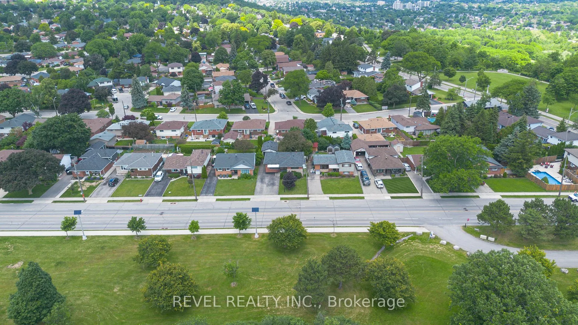 Photo 37 of 1141 Mohawk Road E, Hamilton, Huntington — HOMEH