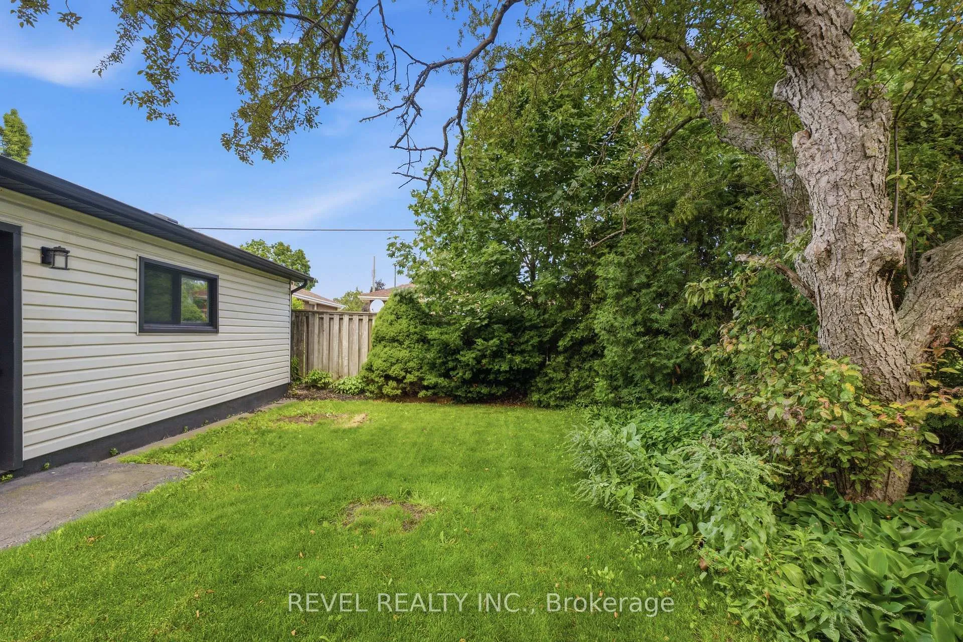 Photo 46 of 1141 Mohawk Road E, Hamilton, Huntington — HOMEH