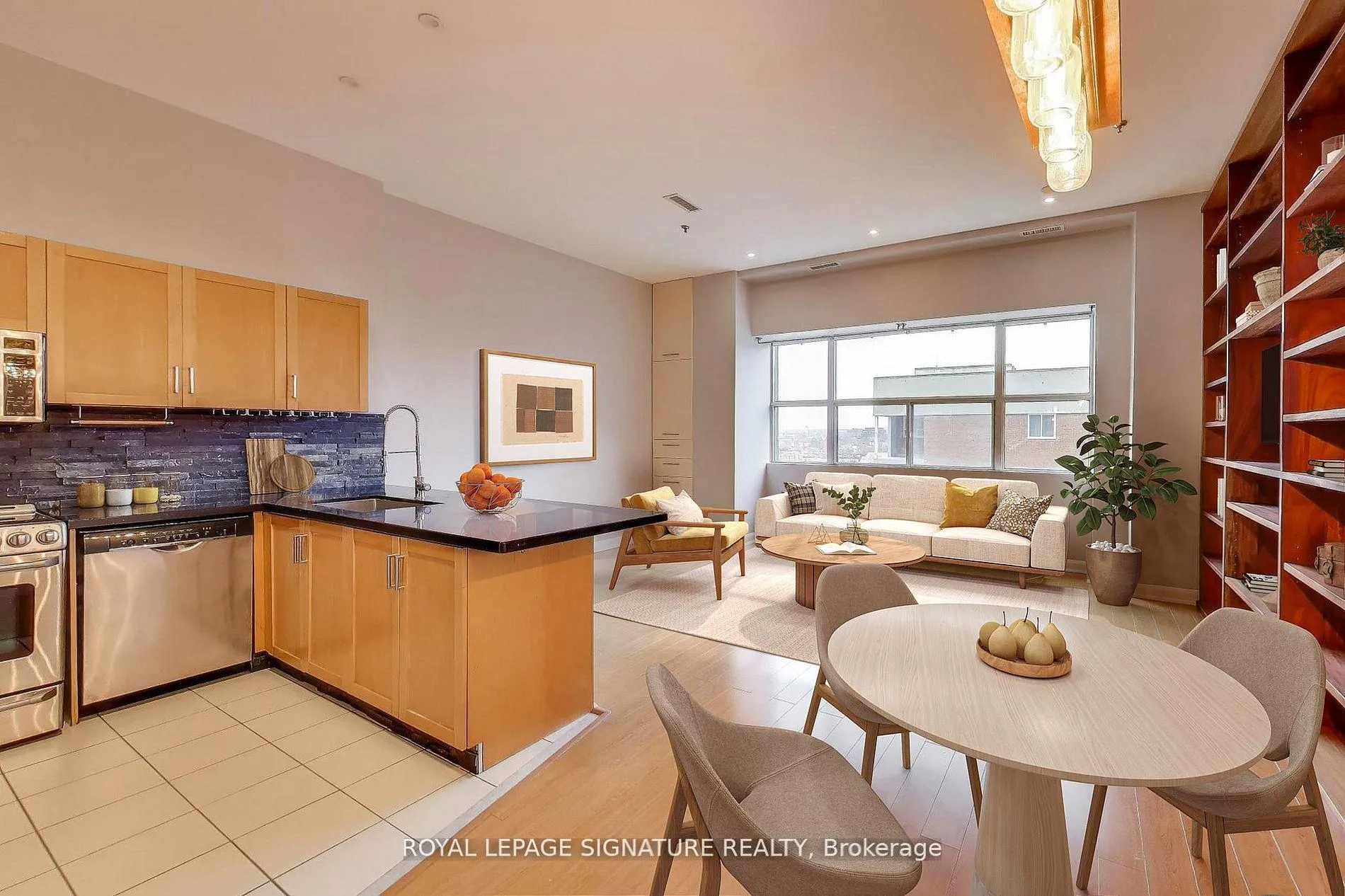 Photo 1 of Unit 801, 700 King Street W, Toronto, Niagara — HOMEH