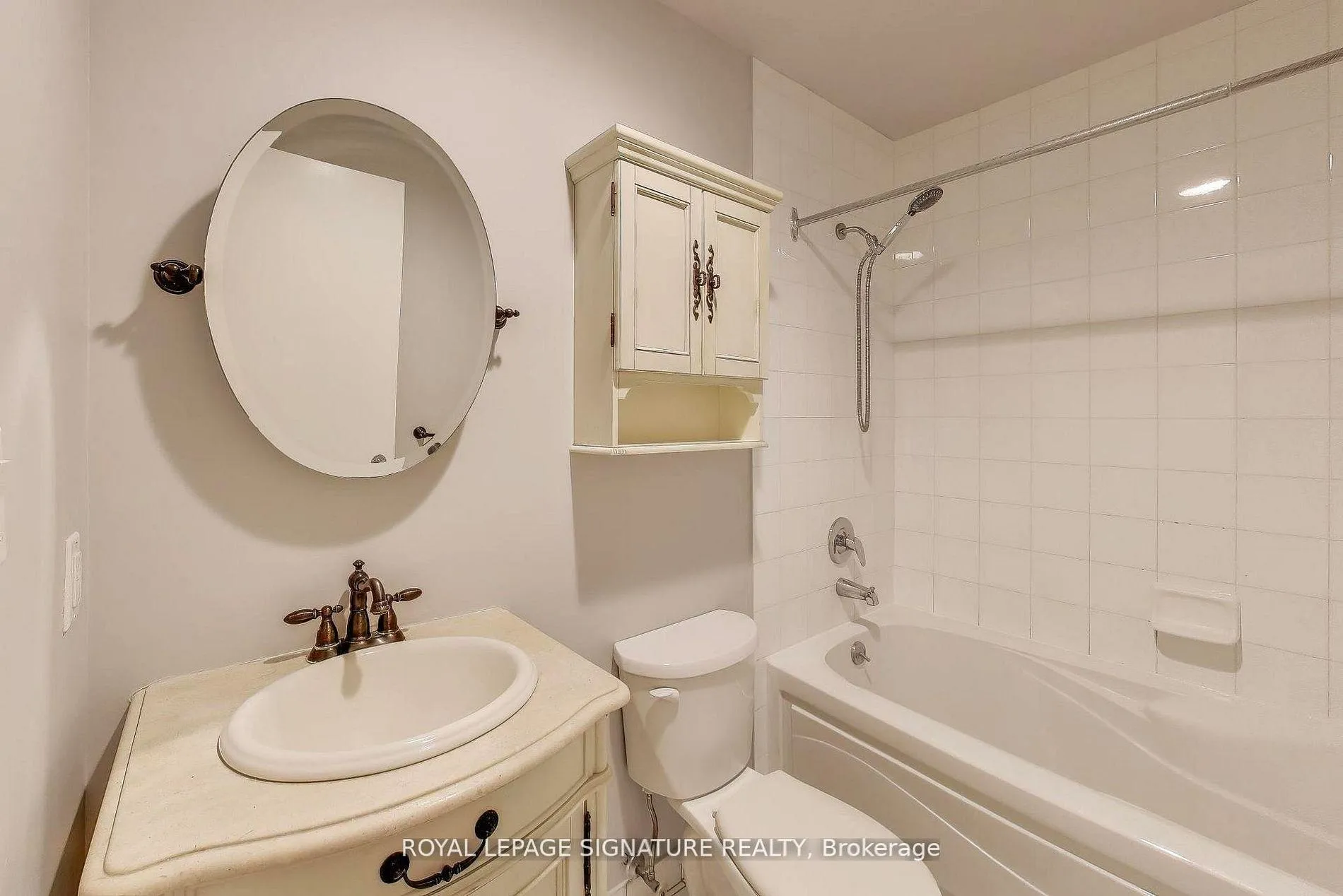 Photo 7 of Unit 801, 700 King Street W, Toronto, Niagara — HOMEH