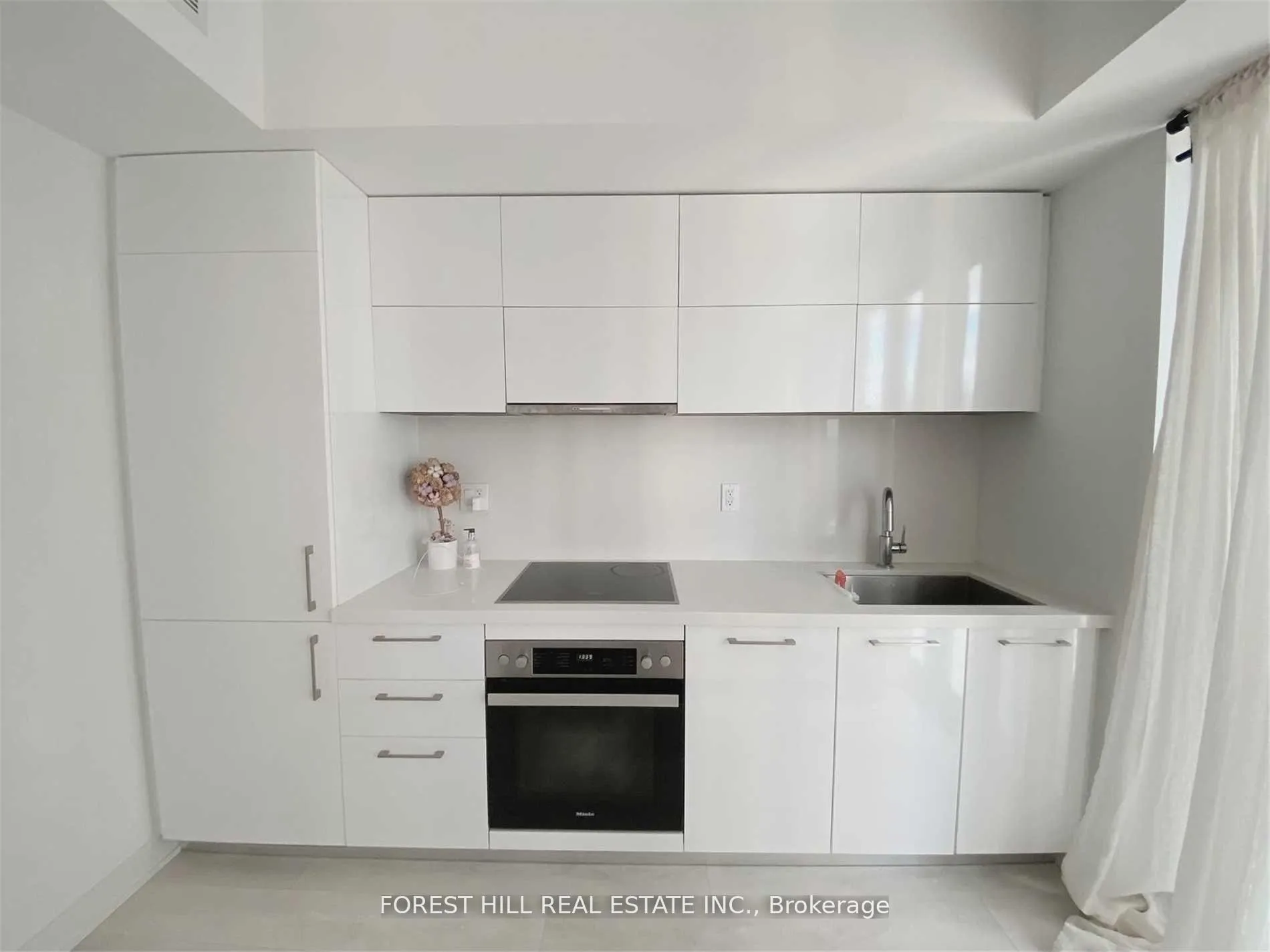 Photo 3 of Unit 2413, 188 Cumberland Street, Toronto, The Annex — HOMEH