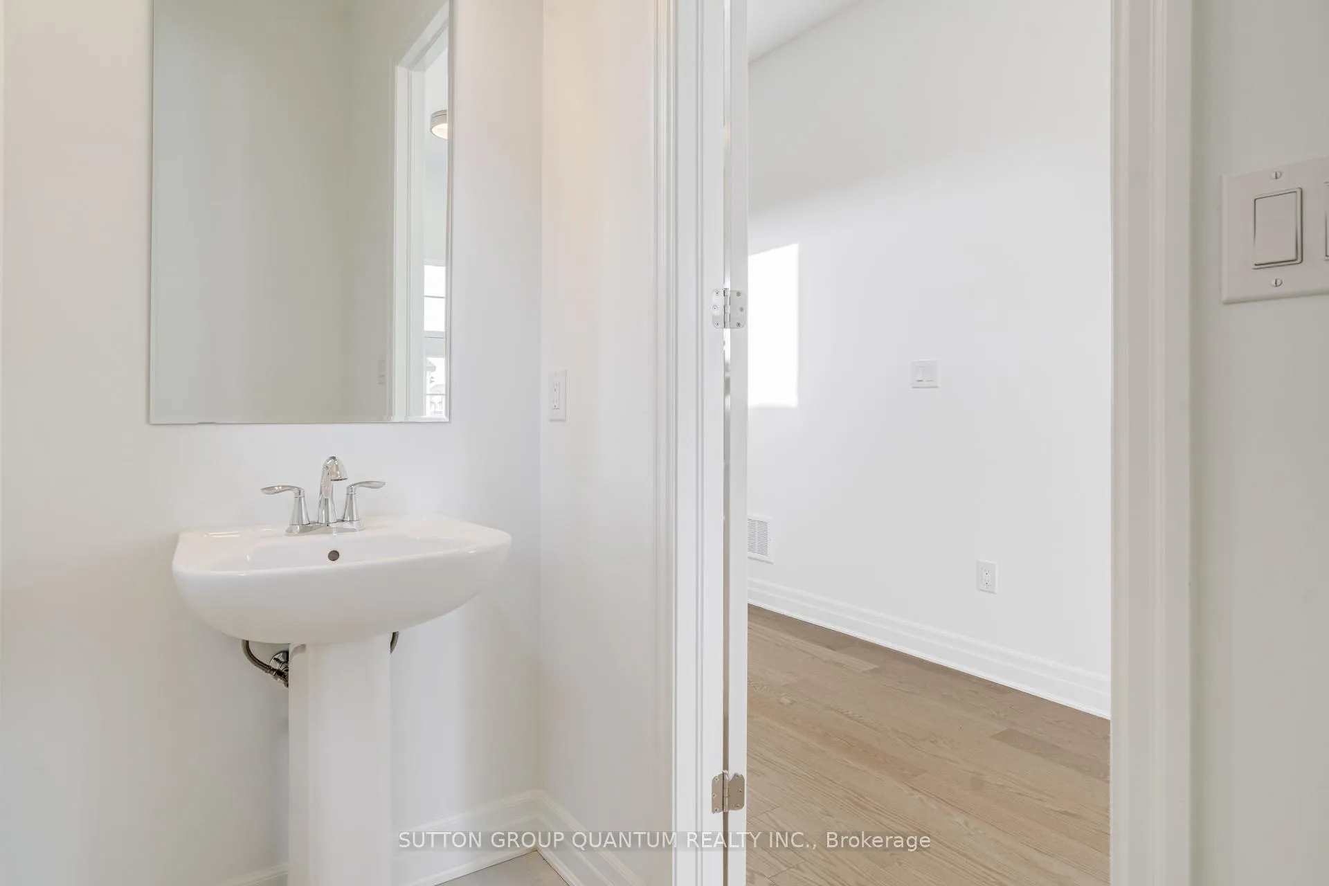 Photo 6 of 3306 Wolverine Path, Oakville, Joshua Meadows — HOMEH