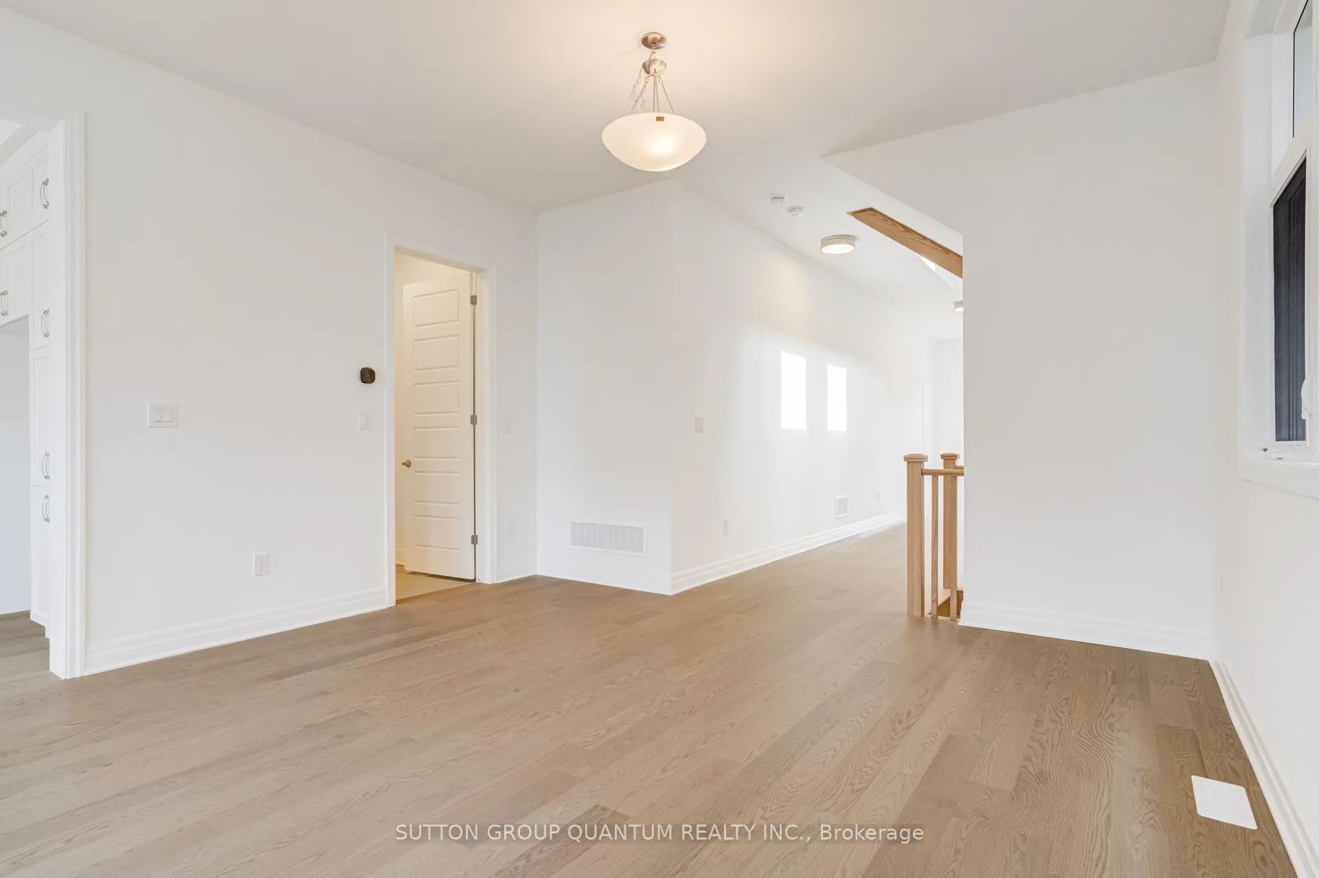 Photo 8 of 3306 Wolverine Path, Oakville, Joshua Meadows — HOMEH