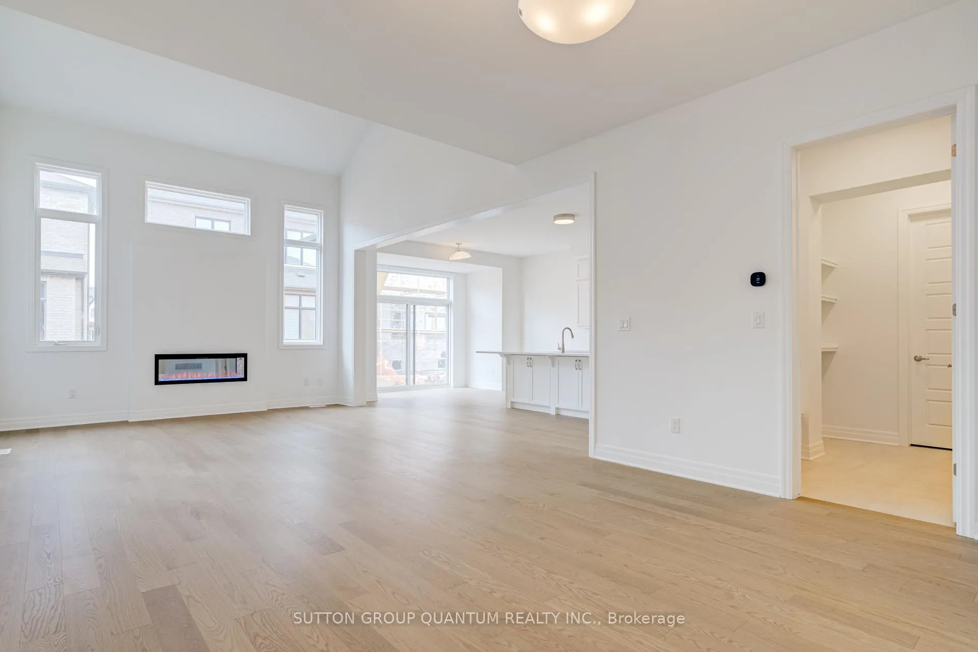 Photo 10 of 3306 Wolverine Path, Oakville, Joshua Meadows — HOMEH