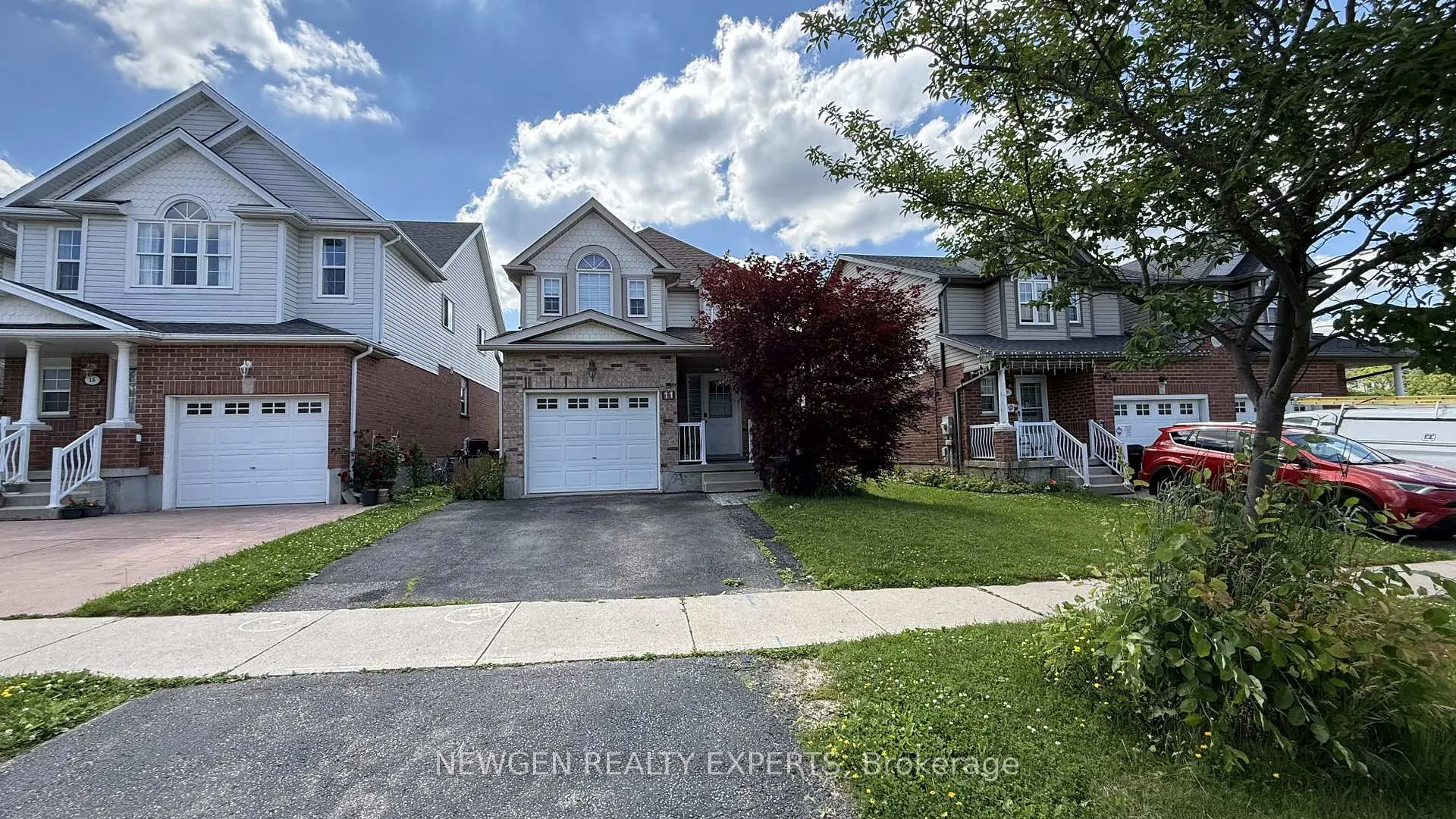 Photo 2 of 11 Berry Moss Street, Kitchener, Larentian West — HOMEH