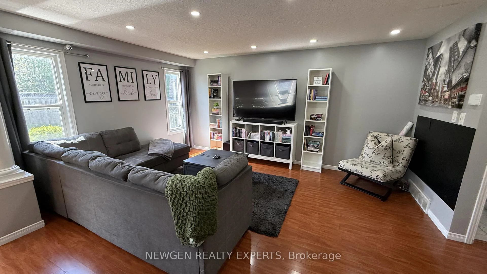 Photo 12 of 11 Berry Moss Street, Kitchener, Larentian West — HOMEH