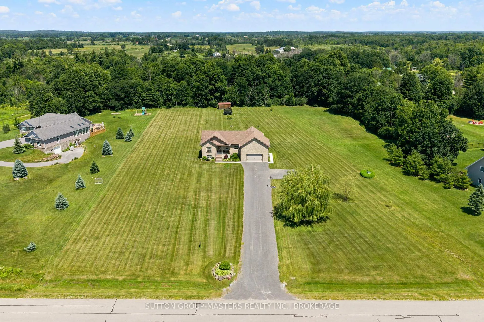 Photo 3 of 11 Dawson Drive, Gananoque, Gananoque — HOMEH