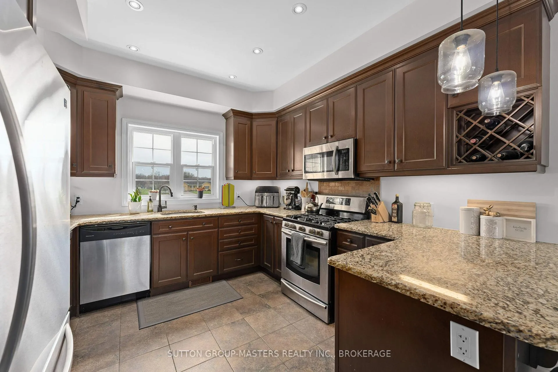 Photo 12 of 11 Dawson Drive, Gananoque, Gananoque — HOMEH