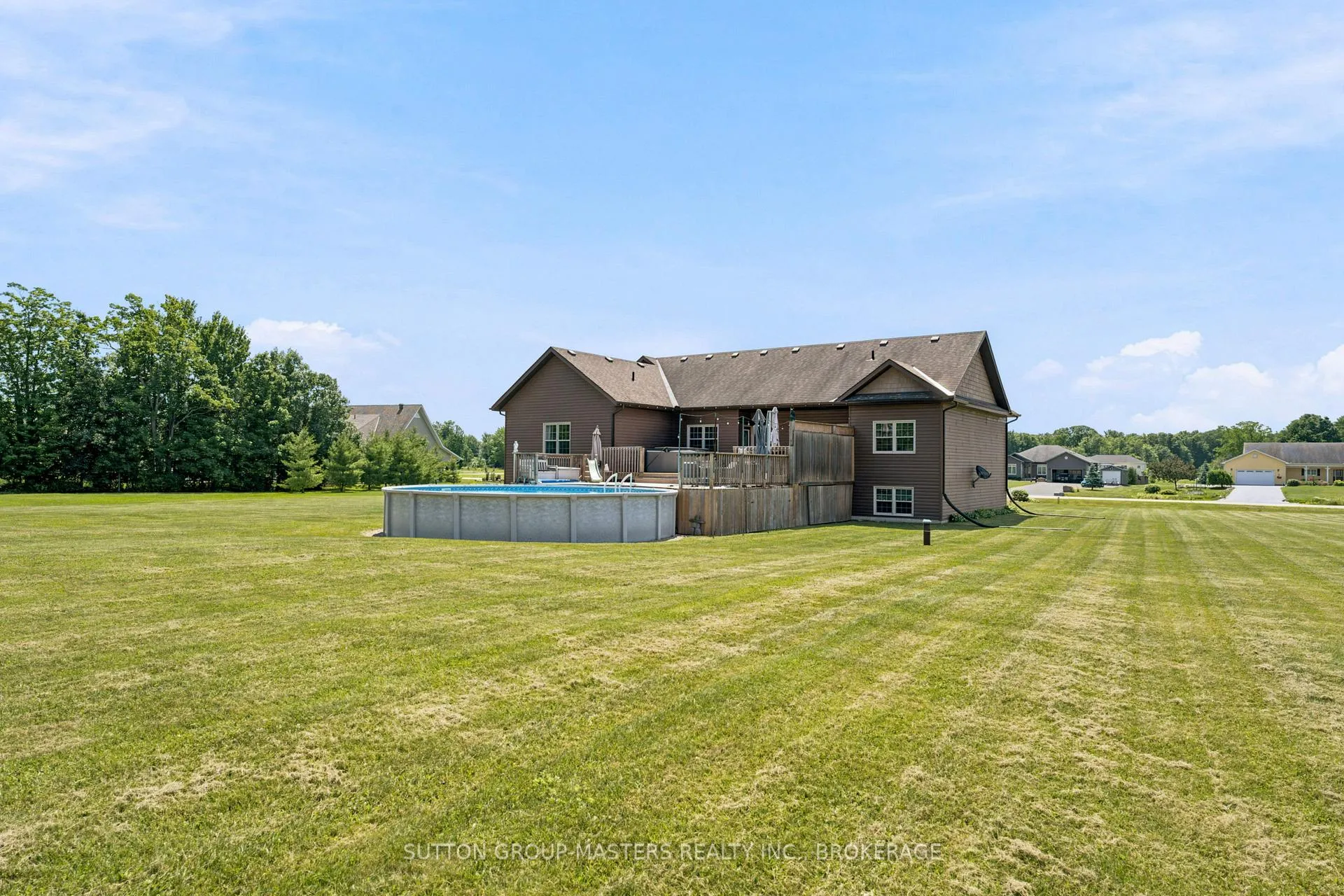 Photo 43 of 11 Dawson Drive, Gananoque, Gananoque — HOMEH