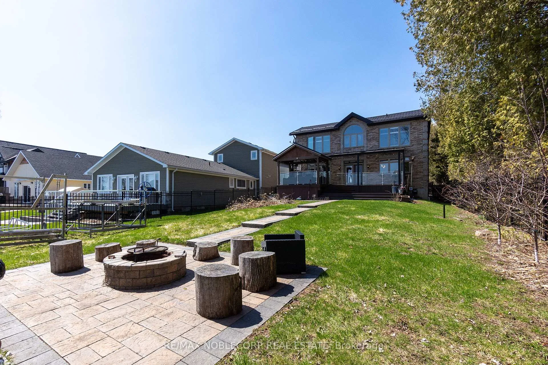 Photo 48 of 15 Palm Beach Road, Oro-Medonte, Rural Oro-Medonte — HOMEH