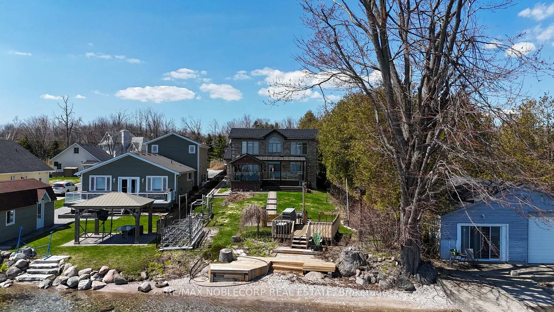 Photo 4 of 15 Palm Beach Road, Oro-Medonte, Rural Oro-Medonte — HOMEH