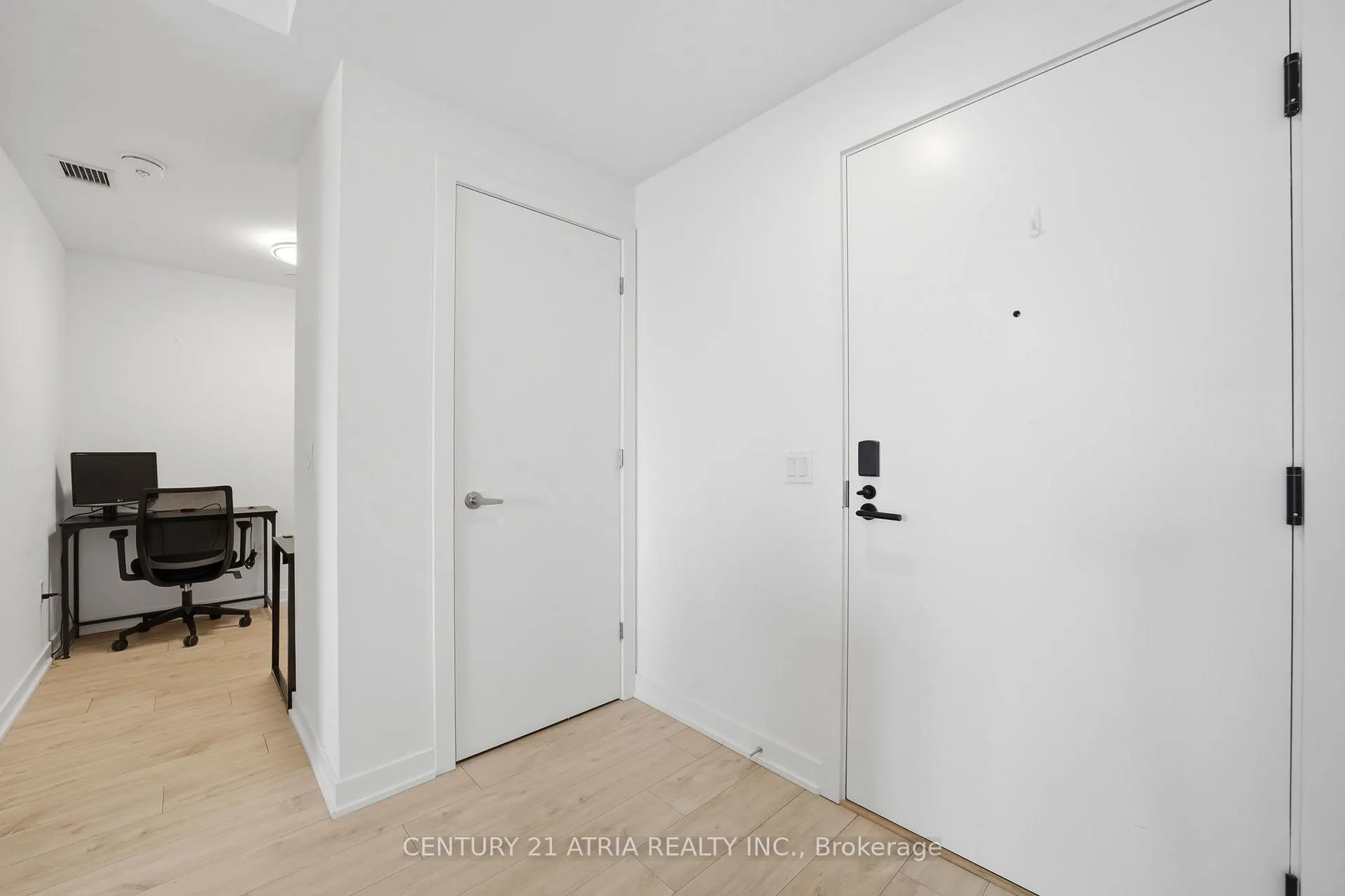 Photo 4 of Unit 506, 760 Whitlock Avenue, Milton, Cobban — HOMEH
