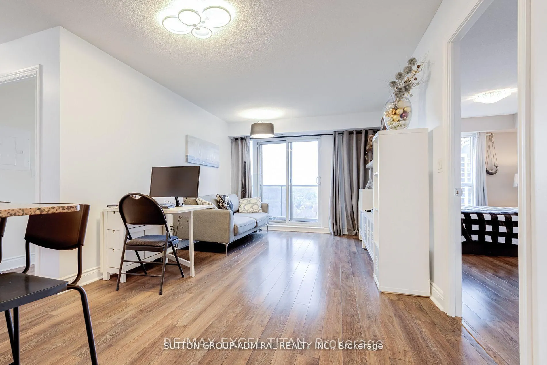Photo 7 of Unit 908, 7 North Park Road, Vaughan, Beverley Glen — HOMEH