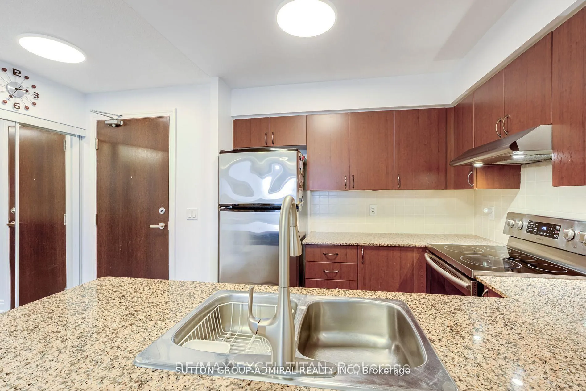 Photo 13 of Unit 908, 7 North Park Road, Vaughan, Beverley Glen — HOMEH