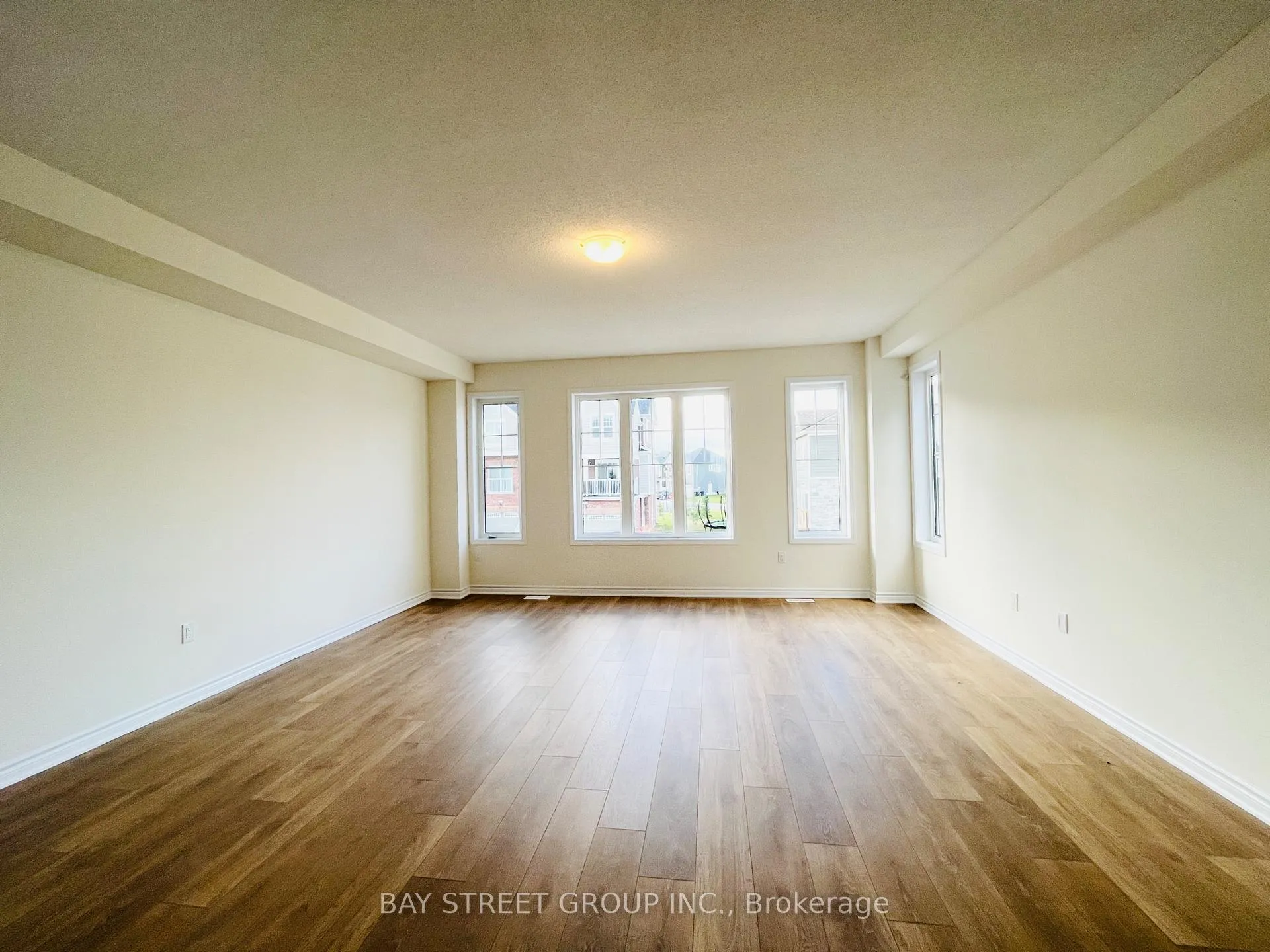 Photo 5 of 78 Sandhill Crane Drive, Wasaga Beach — HOMEH