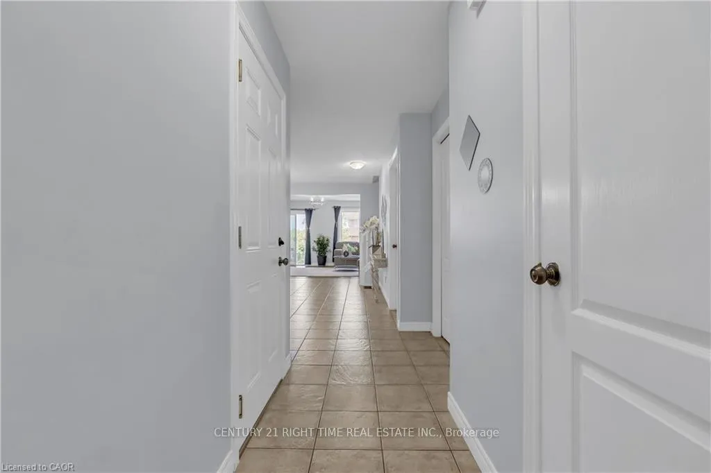 Photo 4 of 48 Clough Crescent, Guelph, Pineridge/Westminster Woods — HOMEH