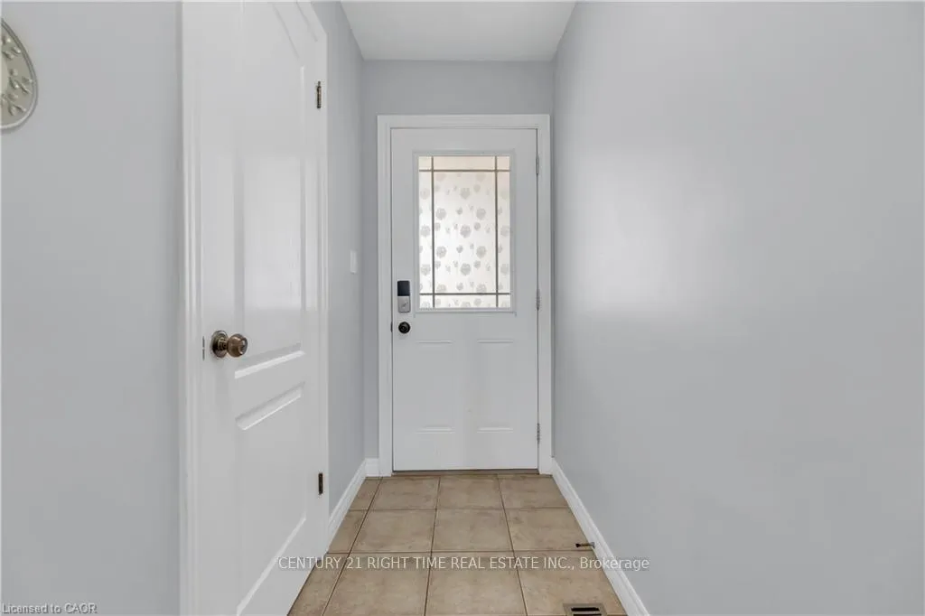 Photo 5 of 48 Clough Crescent, Guelph, Pineridge/Westminster Woods — HOMEH