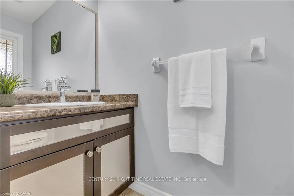 Photo 17 of 48 Clough Crescent, Guelph, Pineridge/Westminster Woods — HOMEH