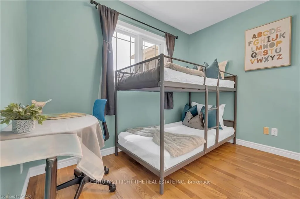 Photo 23 of 48 Clough Crescent, Guelph, Pineridge/Westminster Woods — HOMEH