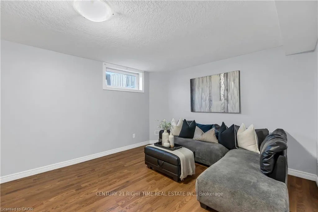 Photo 28 of 48 Clough Crescent, Guelph, Pineridge/Westminster Woods — HOMEH