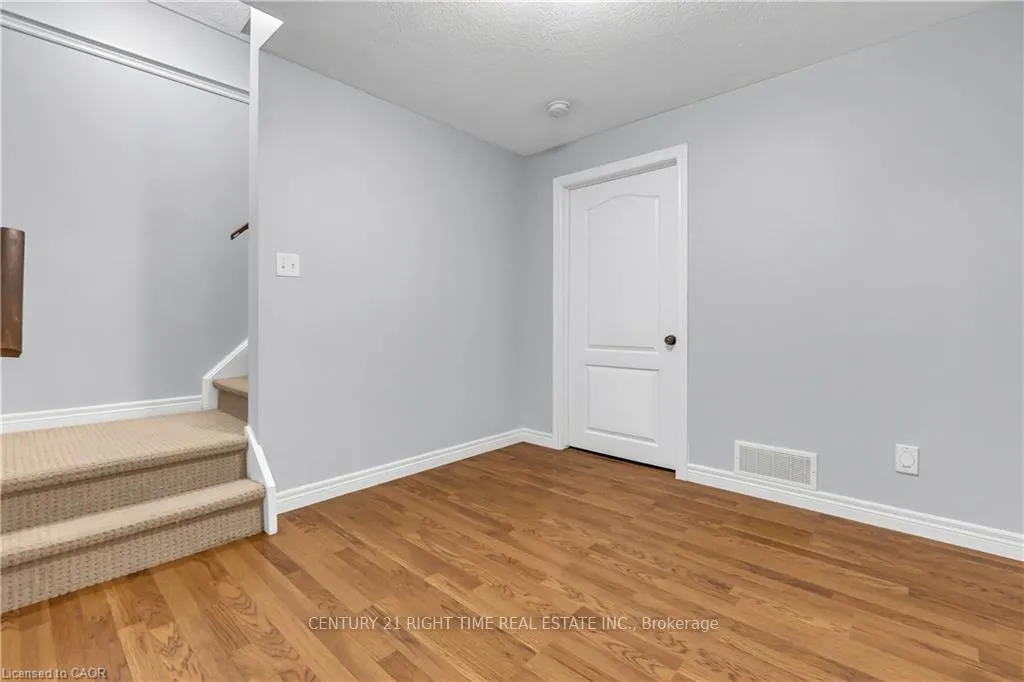 Photo 31 of 48 Clough Crescent, Guelph, Pineridge/Westminster Woods — HOMEH