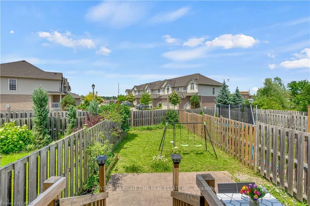 Photo 32 of 48 Clough Crescent, Guelph, Pineridge/Westminster Woods — HOMEH