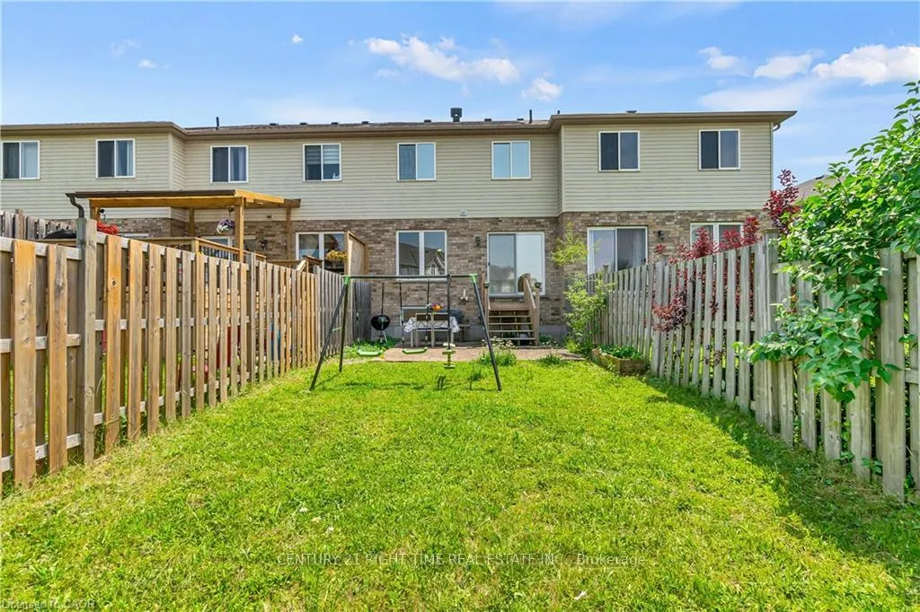 Photo 34 of 48 Clough Crescent, Guelph, Pineridge/Westminster Woods — HOMEH