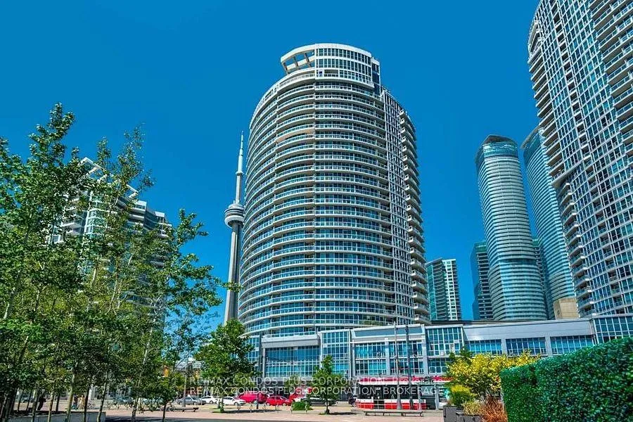 Photo 1 of Unit 705, 218 Queens Quay W, Toronto, Waterfront Communities — HOMEH