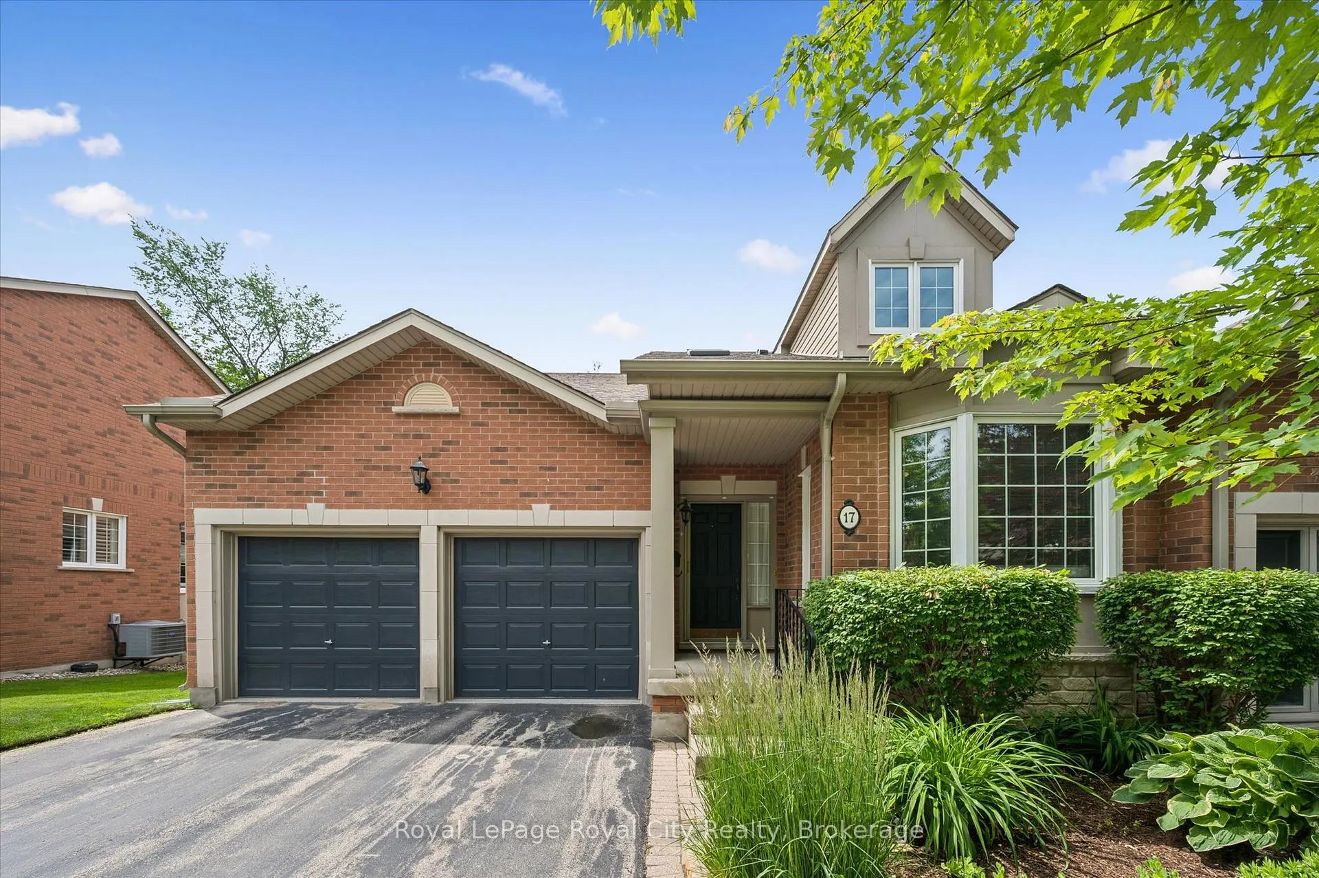 Photo 3 of 17 Fairway Lane, Guelph, Riverside Park — HOMEH