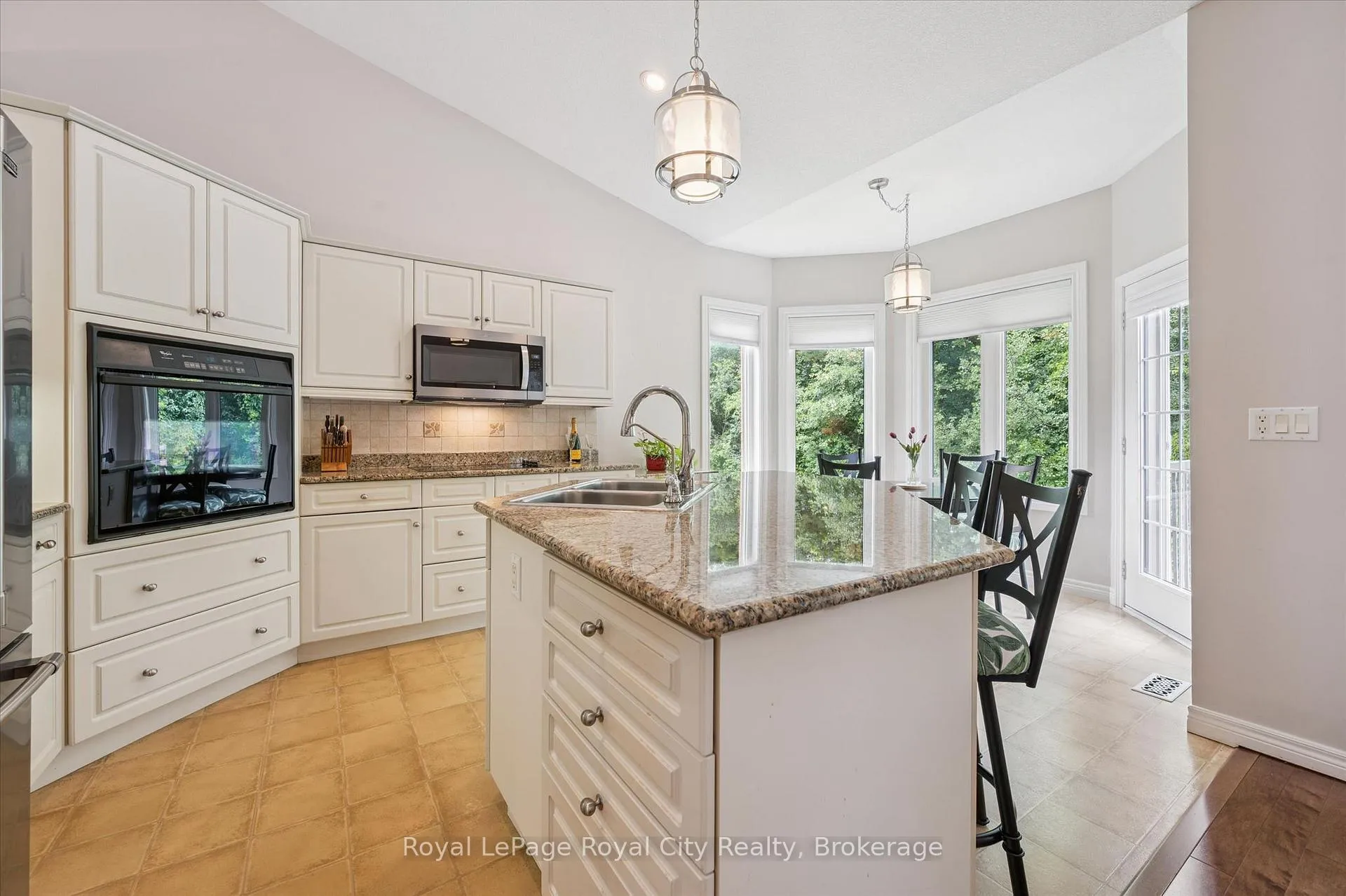 Photo 10 of 17 Fairway Lane, Guelph, Riverside Park — HOMEH