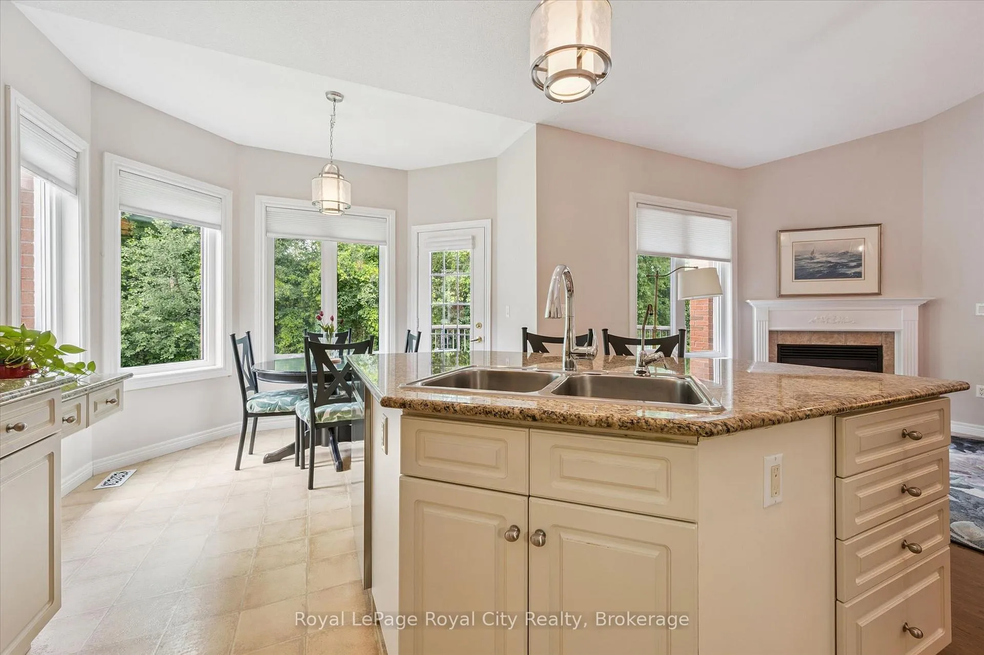 Photo 13 of 17 Fairway Lane, Guelph, Riverside Park — HOMEH