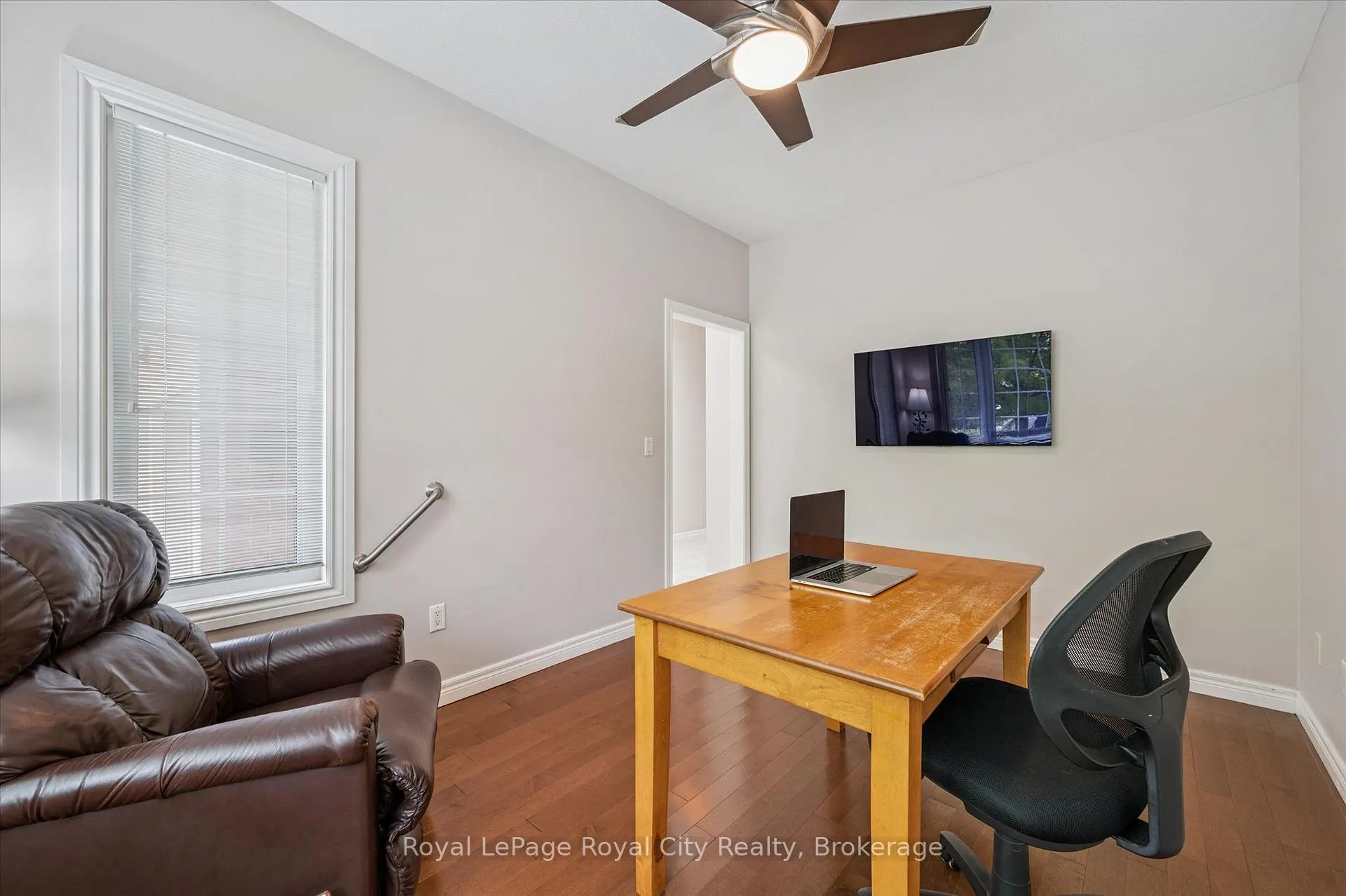 Photo 18 of 17 Fairway Lane, Guelph, Riverside Park — HOMEH