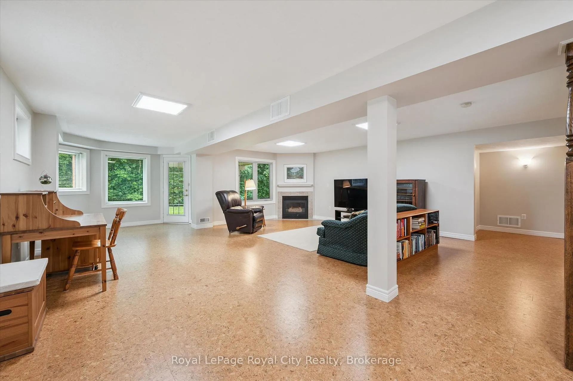 Photo 27 of 17 Fairway Lane, Guelph, Riverside Park — HOMEH
