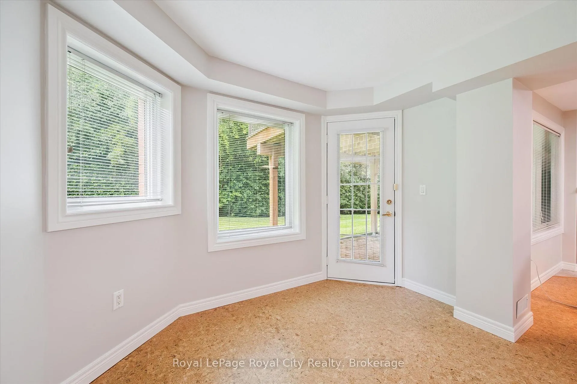 Photo 33 of 17 Fairway Lane, Guelph, Riverside Park — HOMEH